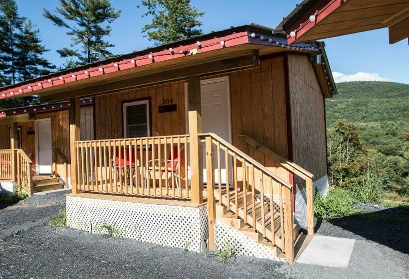 小室, King Hendrick Motel And Suites