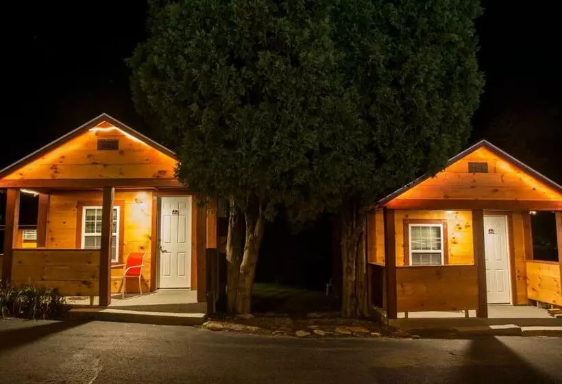 キャビン, King Hendrick Motel And Suites