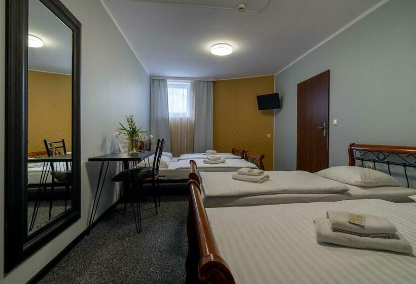 غرفة قياسية رباعية, Noclegi Stop And Sleep Zgorzelec