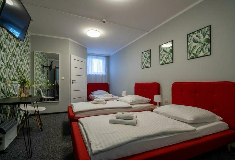غرفة قياسية ثلاثية, Noclegi Stop And Sleep Zgorzelec