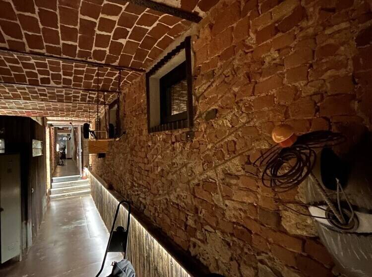 חדר דלוקס, Lusi è In Collina