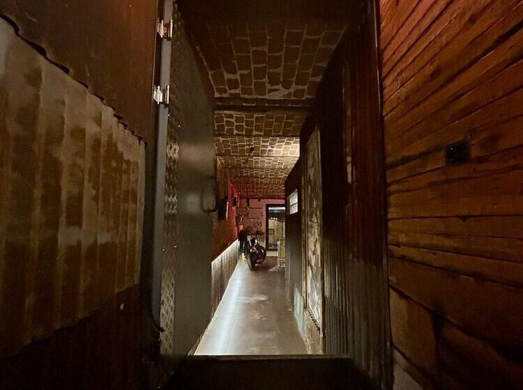 חדר דלוקס, Lusi è In Collina