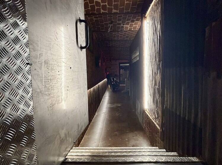 חדר דלוקס, Lusi è In Collina