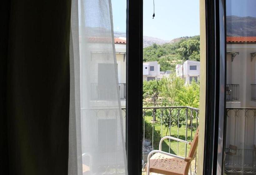 デラックスルーム, Alexander Mountain Resort