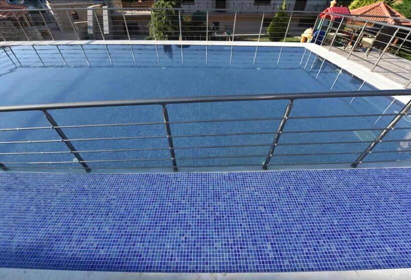 スタンダードトリプルルーム, Alexander Mountain Resort