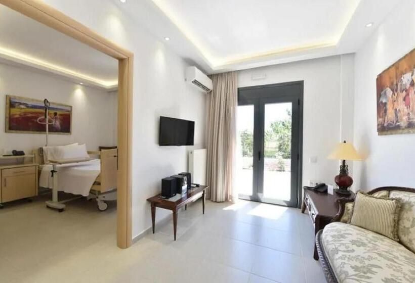 スタンダードトリプルルーム, Alexander Mountain Resort