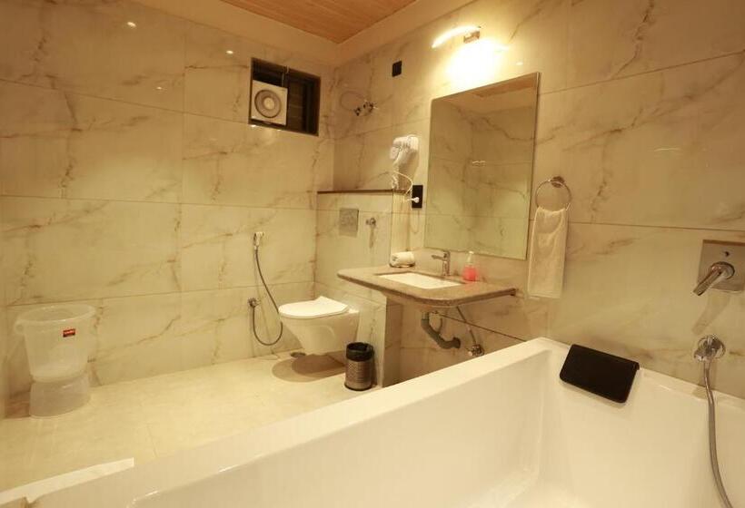 Люкс с гидромассажем, Taviral Regency