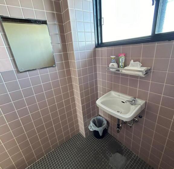 غرفة إقتصادية رباعية, 高島市安曇川町琵琶湖徒歩3分エクシブ 高島 近くbbq自転車無料貸出