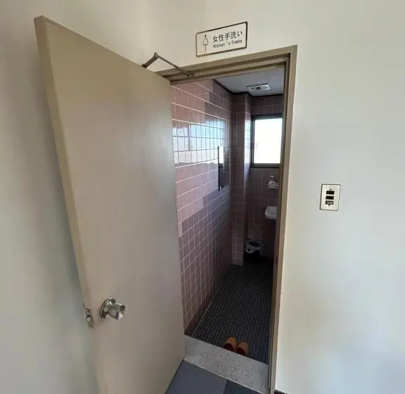 エコノミー４人部屋, 高島市安曇川町琵琶湖徒歩3分エクシブ 高島 近くbbq自転車無料貸出