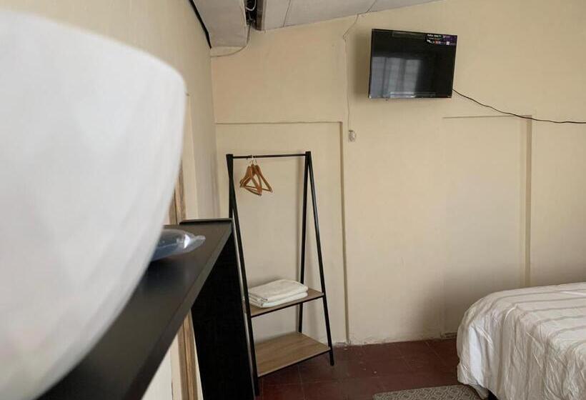 اتاق استاندارد با سرویس بهداشتی مشترک, Hostal Casa Antigua Santa Ana