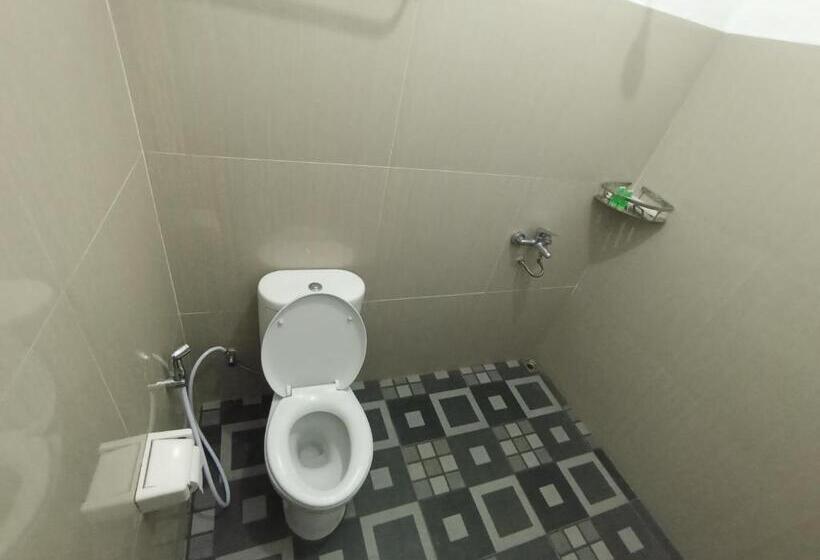 デラックスルーム, The Swarna Hotel Bayah Lebak