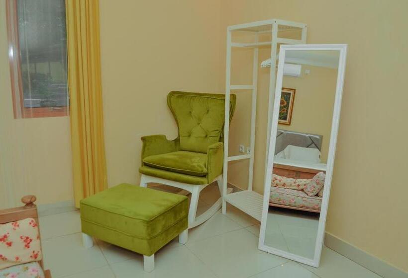 ビラホテル１ベッドルーム, The Swarna Hotel Bayah Lebak