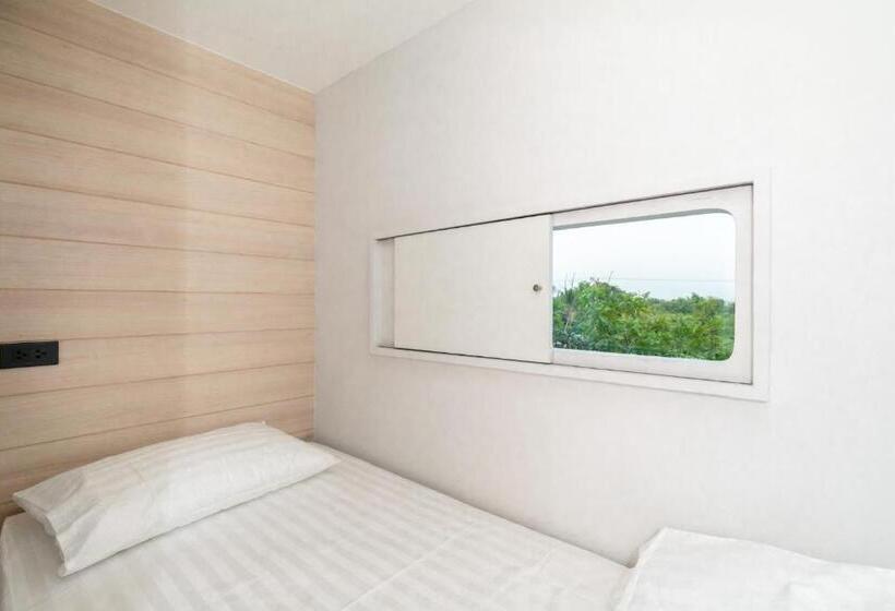 سرير فى غرفة مشتركه, Chainam Charmchuree Residences Cafe And Spa