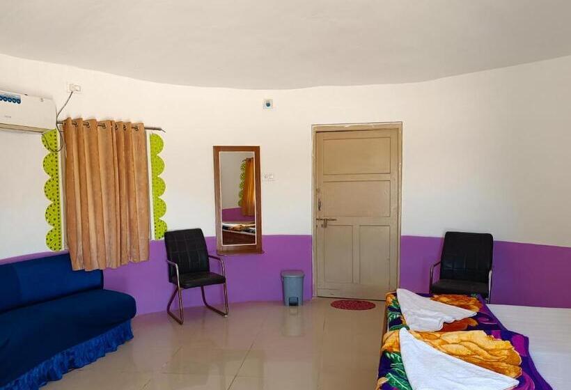 デラックスルーム, Dholavira Tourism Resort