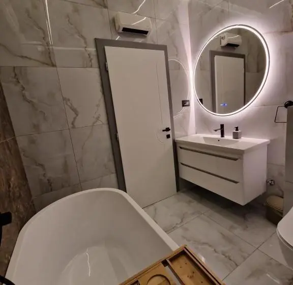 اتاق لوکس با چشم‌انداز باغ, Olimp Apartmani Bijeljina