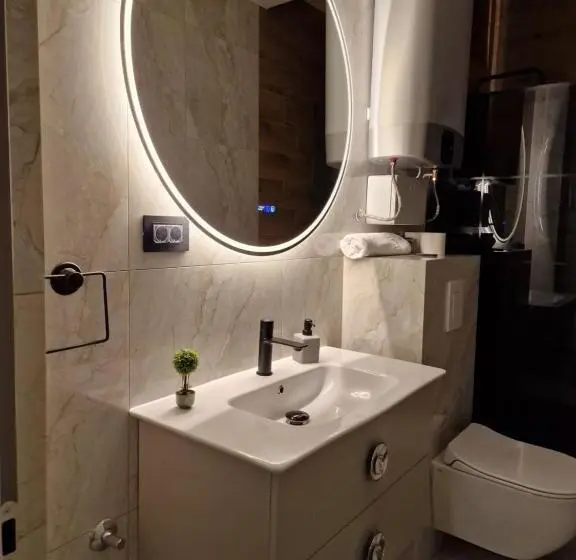 اتاق سوپریور با چشم‌انداز باغ, Olimp Apartmani Bijeljina