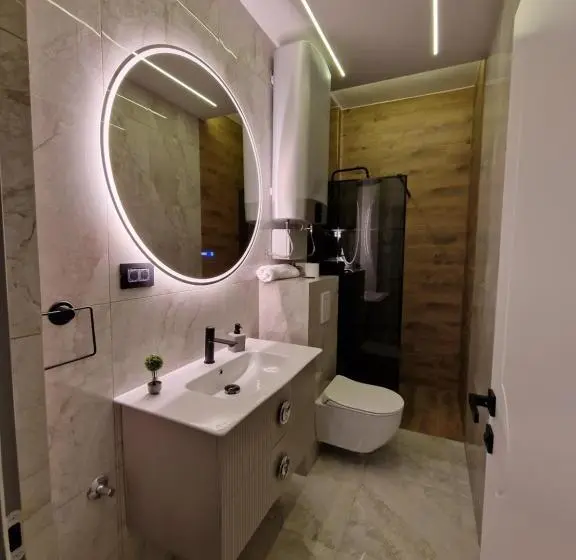 اتاق سوپریور با چشم‌انداز باغ, Olimp Apartmani Bijeljina
