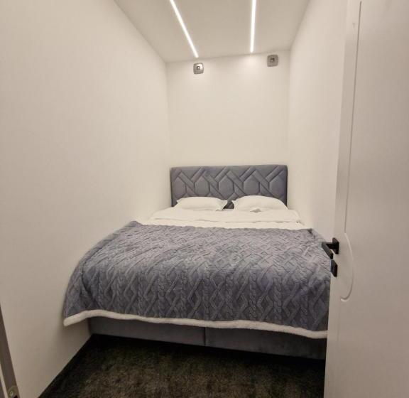 اتاق سوپریور با چشم‌انداز باغ, Olimp Apartmani Bijeljina