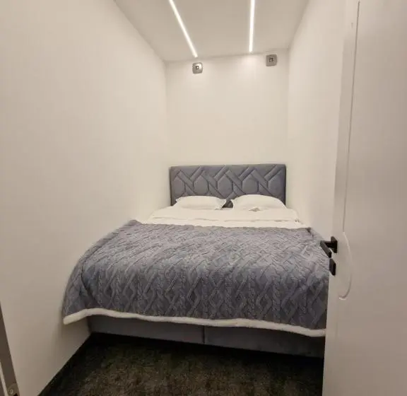 اتاق سوپریور با چشم‌انداز باغ, Olimp Apartmani Bijeljina