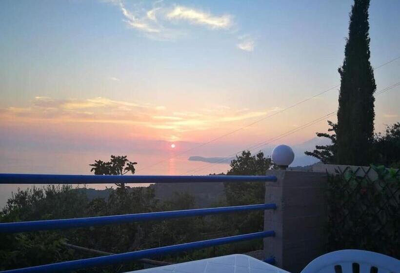 חדר סטנדרט עם מרפסת, Rooms To Let Spiropali