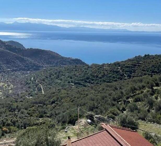 חדר סטנדרט נוף לים עם מרפסת, Rooms To Let Spiropali