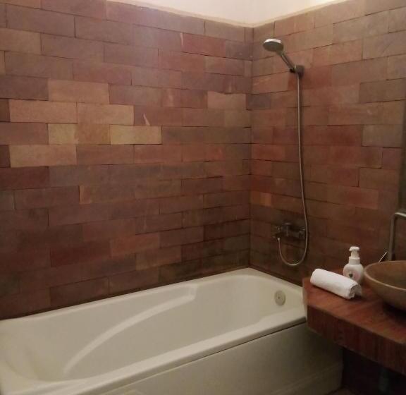 اتاق استاندارد چهار تخته, The Chill River Boutique Villa