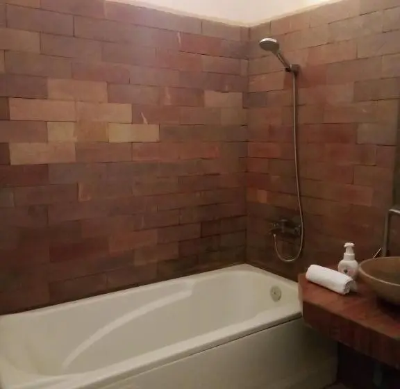 اتاق استاندارد چهار تخته, The Chill River Boutique Villa