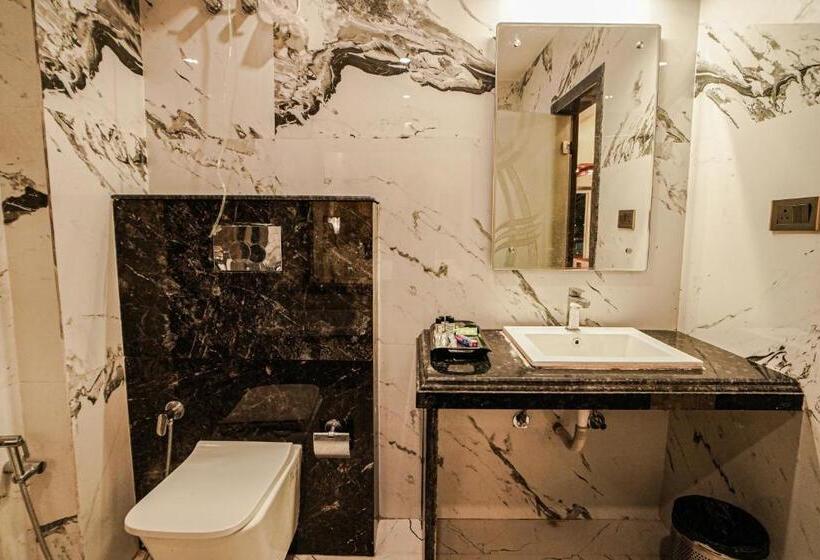 חדר דלוקס לשלושה, Sea Star Spa Resort On Beach