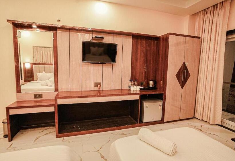 חדר דלוקס לשלושה, Sea Star Spa Resort On Beach