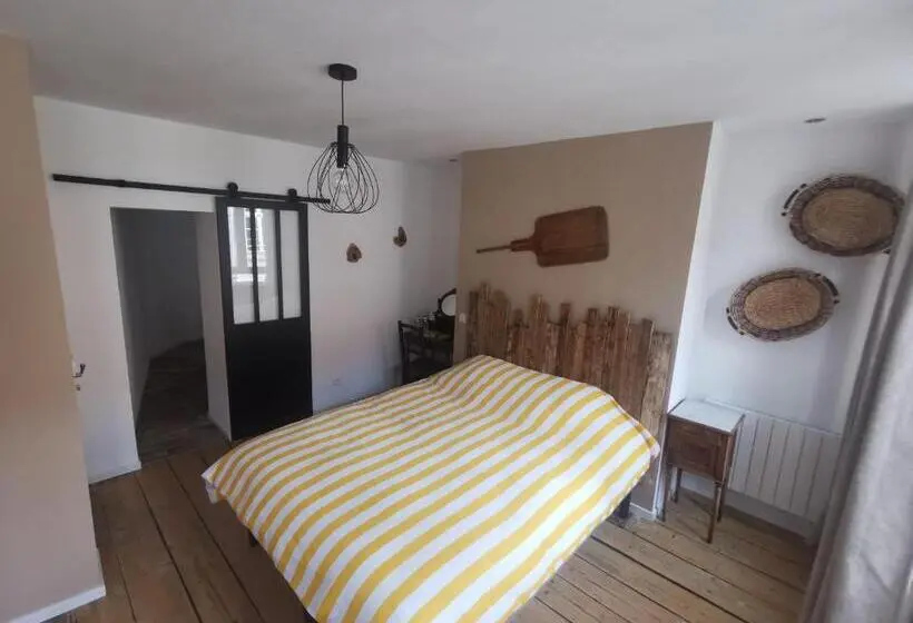 اتاق استاندارد, La Chambre De Pousse