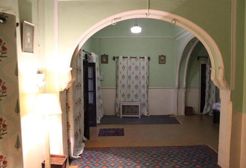 Quarto Estandar, Dundlod Fort