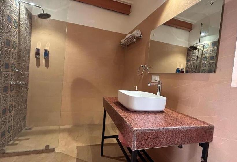 Quarto Estandar, Dundlod Fort