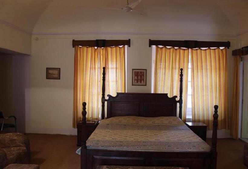 Quarto Estandar, Dundlod Fort