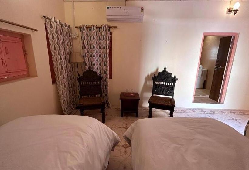 Quarto Estandar, Dundlod Fort