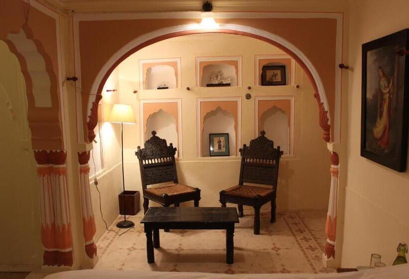 Quarto Estandar, Dundlod Fort