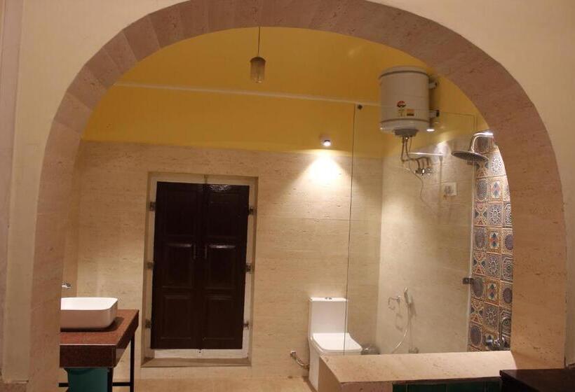 Quarto Estandar, Dundlod Fort