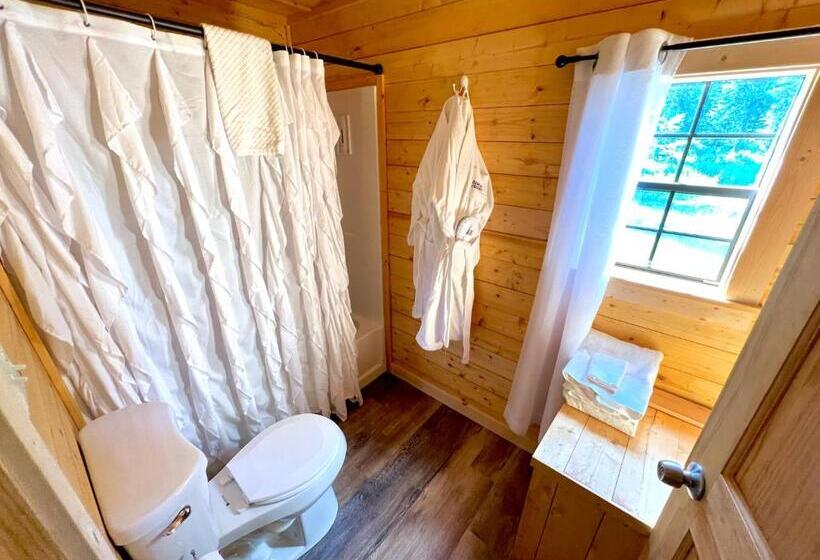 Апартаменты 2 Спальни, Triple G’s Resort   Cabin 11