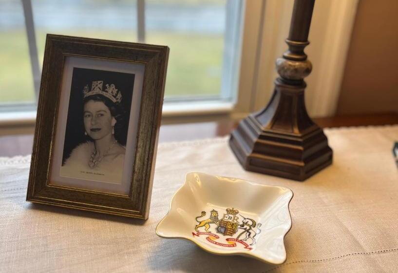 اتاق لوکس, Antique1242 British Bed & Breakfast