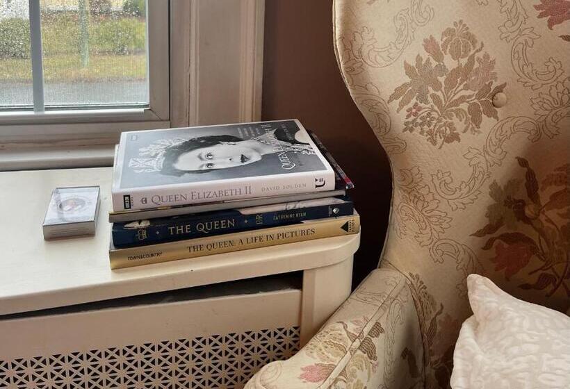 اتاق لوکس, Antique1242 British Bed & Breakfast