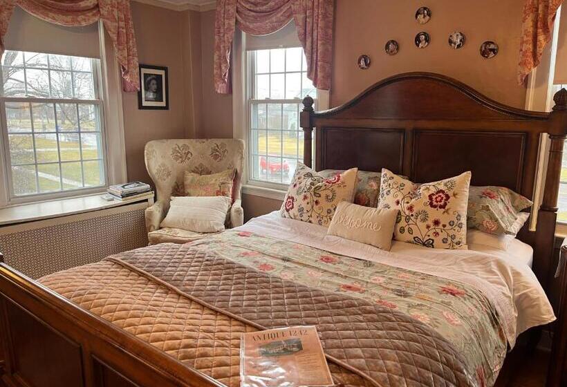 اتاق لوکس, Antique1242 British Bed & Breakfast