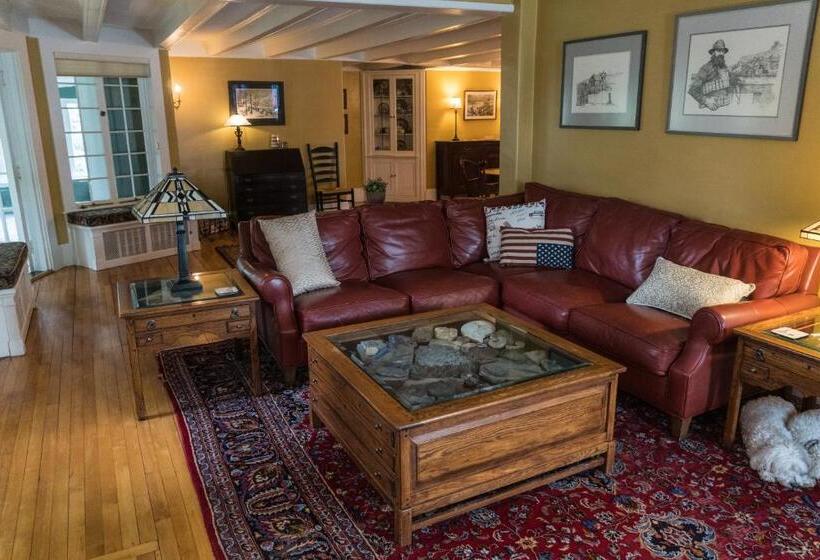 اتاق لوکس, Antique1242 British Bed & Breakfast