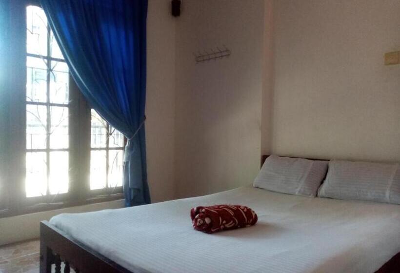 スタンダードルーム, Blue Moon