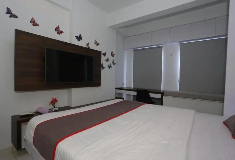 デラックスルーム, Capital O 93490 Yubi Room Patraland