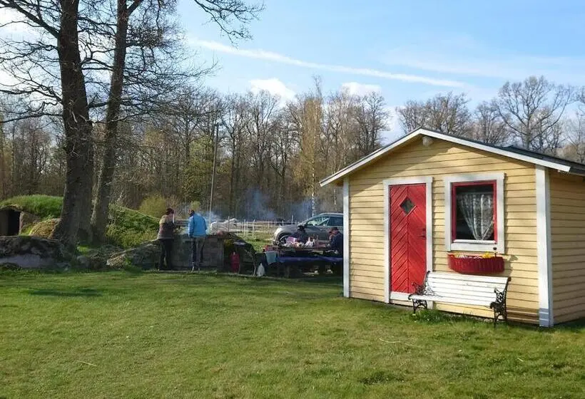 Talo 1 Makuuhuone, Lilla Röaby
