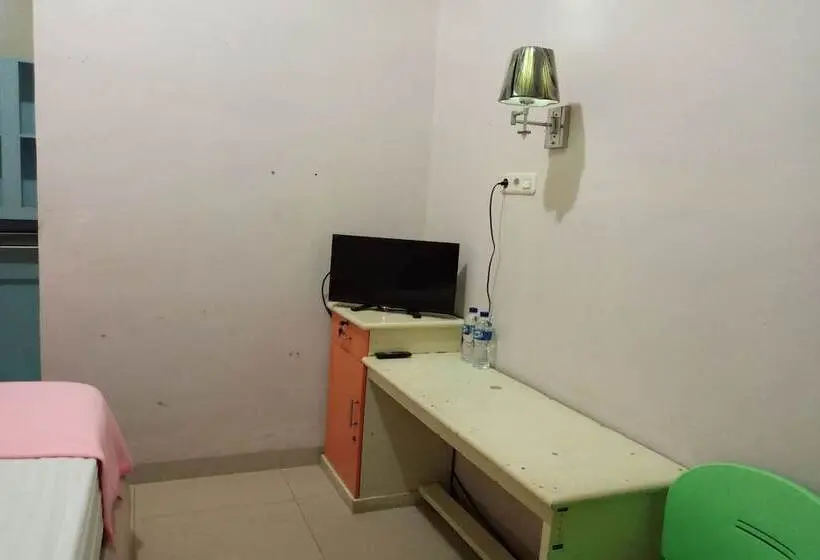 スタンダードルーム, Oyo 93532 Kost Nian Syariah