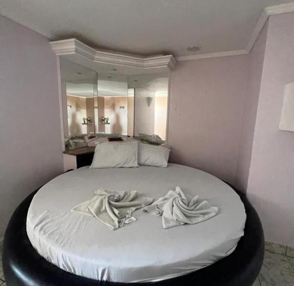 غرفة قياسية, Paradise