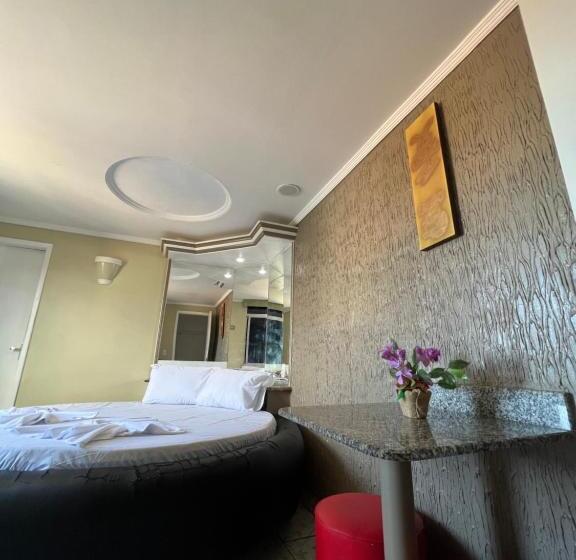 غرفة قياسية, Paradise