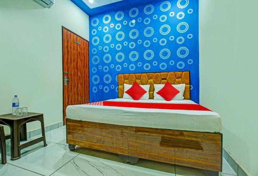 Трехместный Номер Классика, Oyo Hotel Patiala