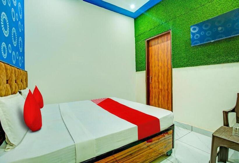 Трехместный Номер Классика, Oyo Hotel Patiala