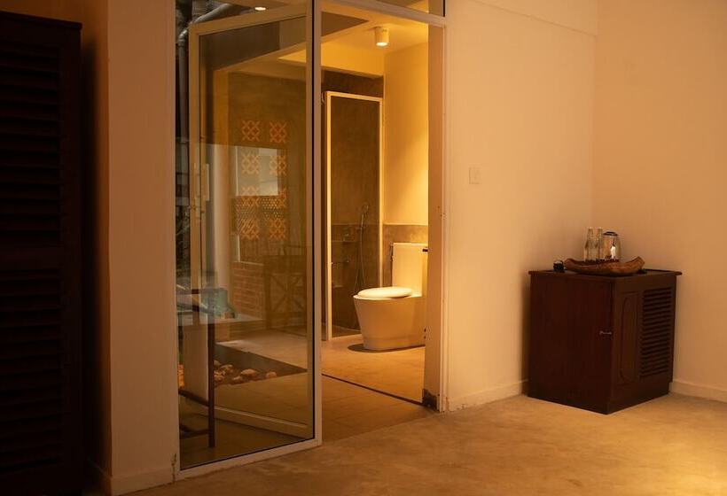 Номер Deluxe, Neevana Hotel Hikkaduwa